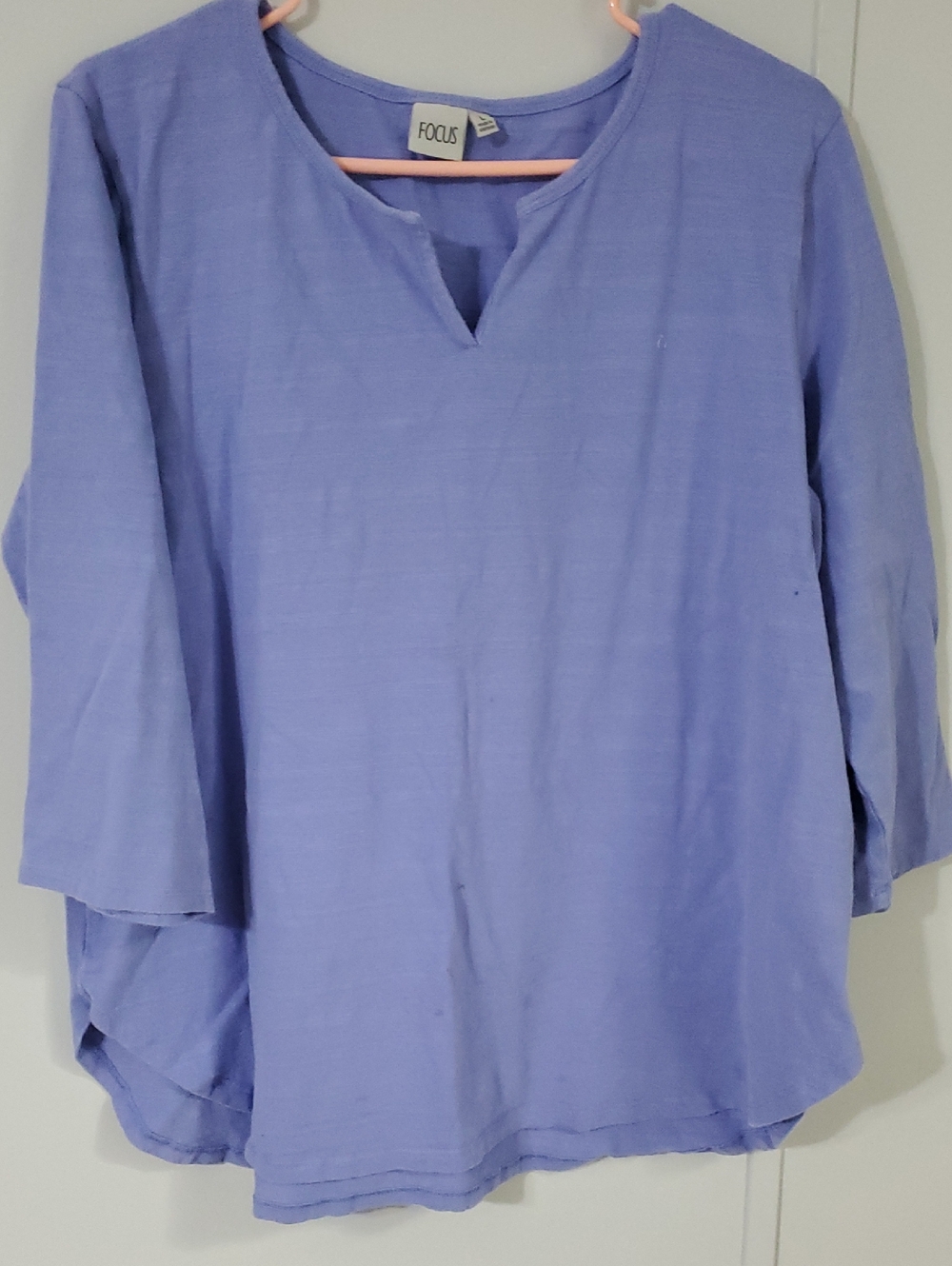 FOCUS Lavender Split-Neck 3/4 Sleeve Tunic Top